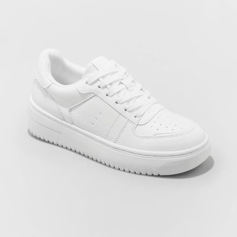 NWT Wild Fable Lola Sneaker white low top platform sneaker 7.5 Target